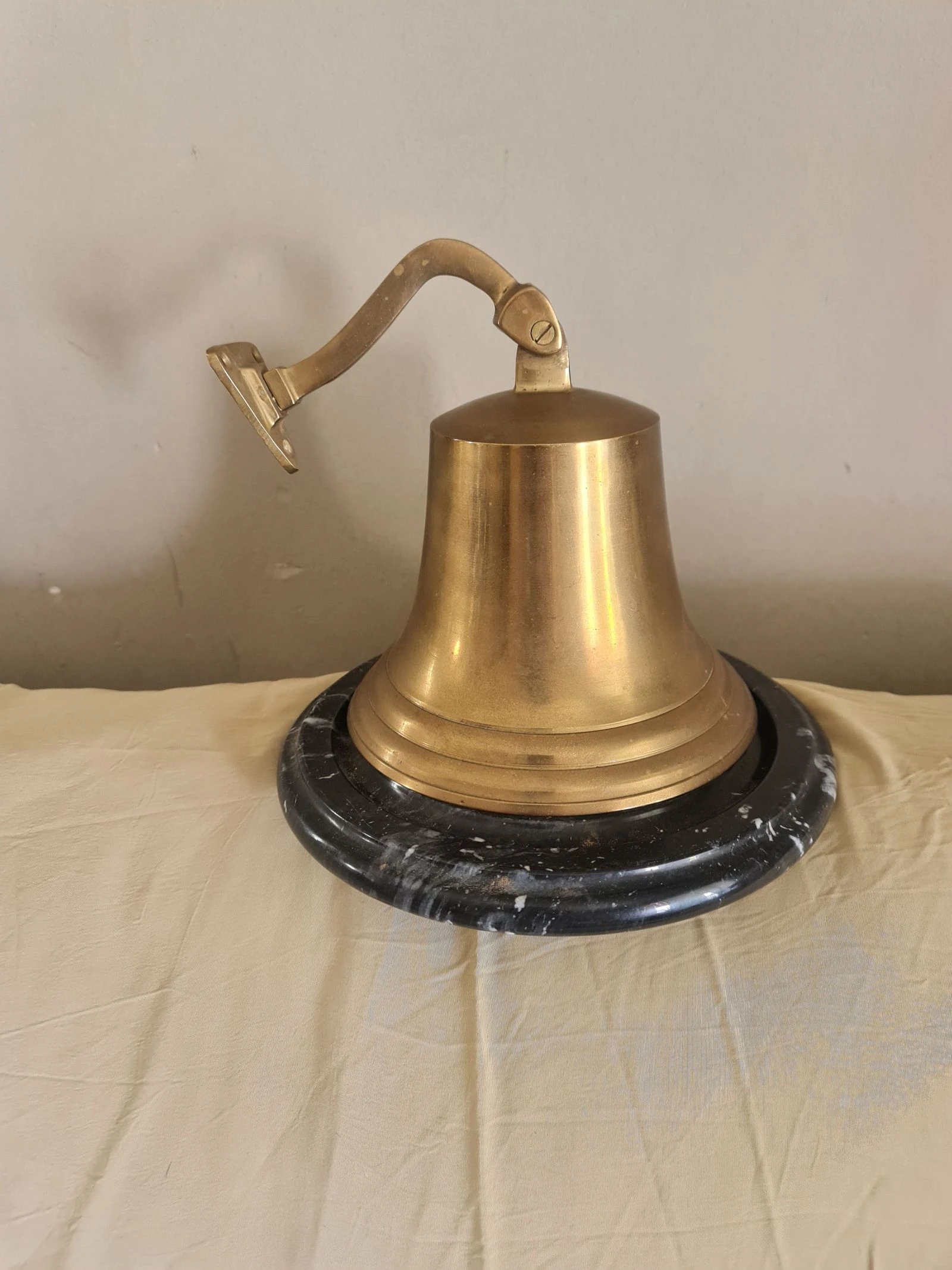Antigua Campana de Barco Maciza - Pieza Vintage Auténtica (Calidad de Colección)
